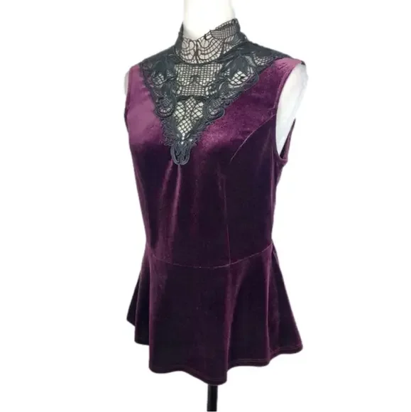 Le Château velvet and lace top - Picture 2 of 7